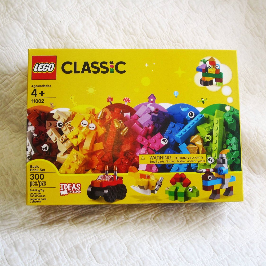 LEGO Classic Brick Set, Building Kit, 300 Pieces, Ages 4+ – Dragonfly Castle